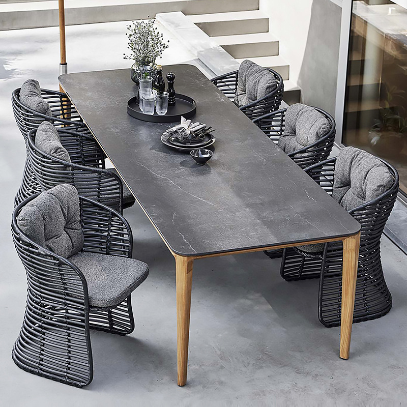 Tables And Chairs Courtyard, O – Coffee Tea Garden recenzja i cena